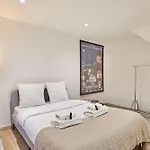 Modern Apartement Center Of Paris Montmartre