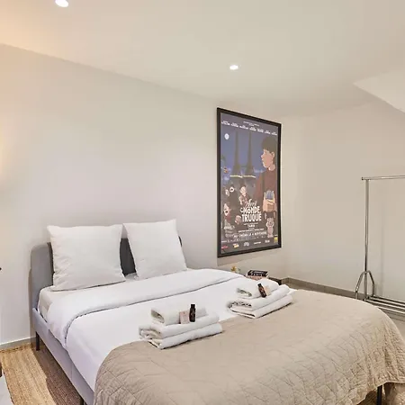 Modern Center Of Montmartre Apartment Paris