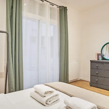 Modern Center Of Montmartre Apartment *