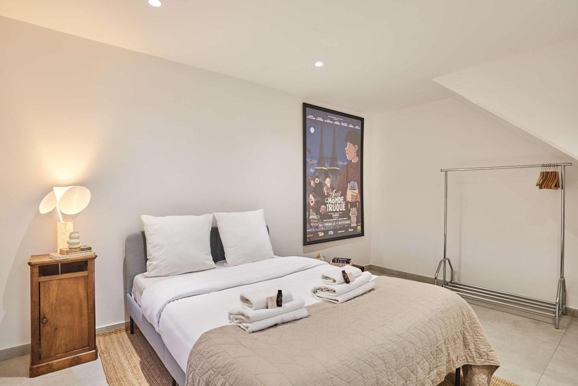 Modern Center Of Montmartre Apartment Paris