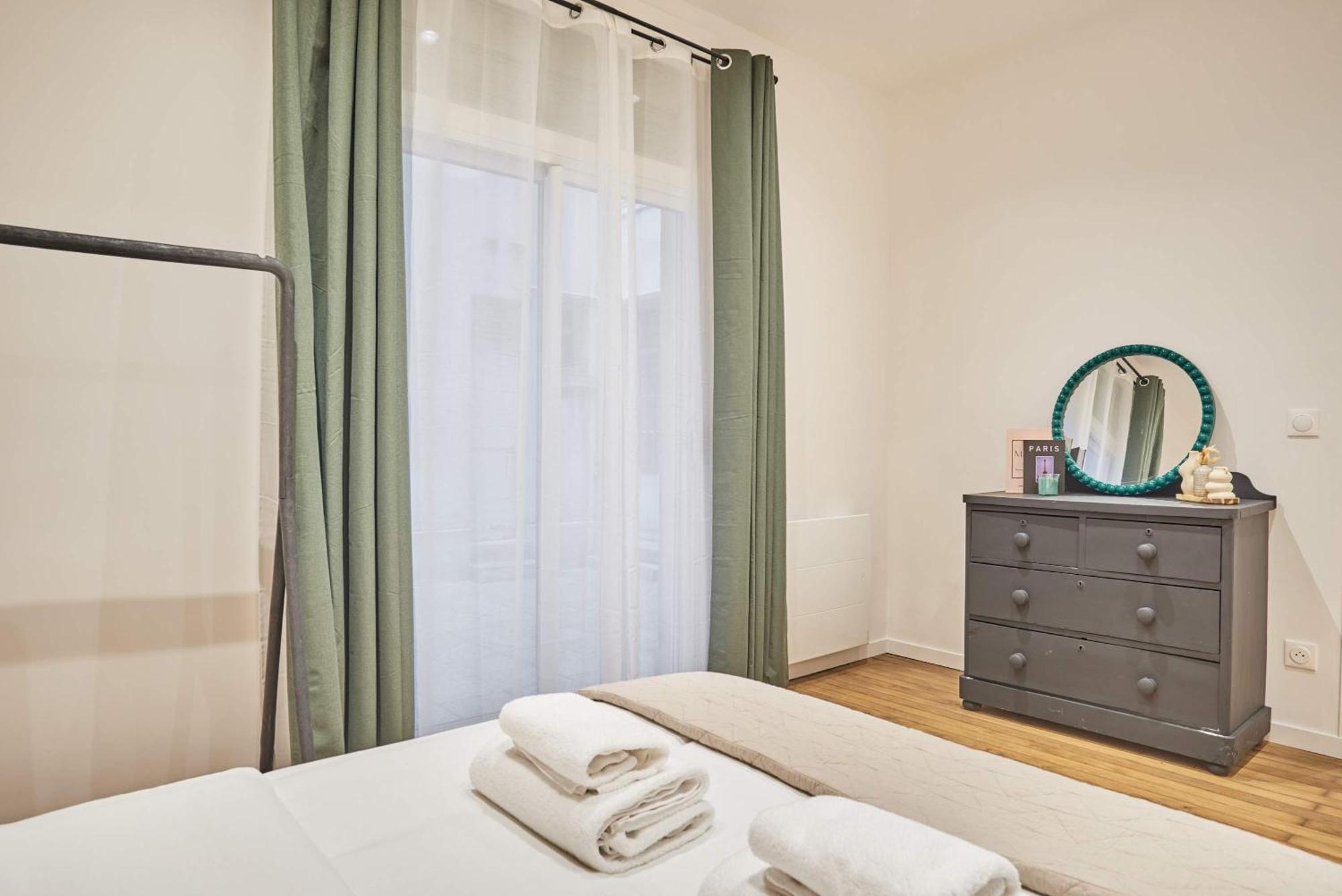 Modern Center Of Montmartre Apartment *